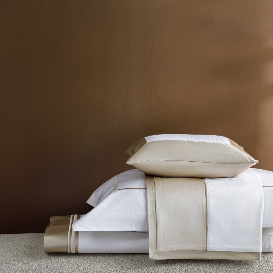 PILLOWS AND SHEETS