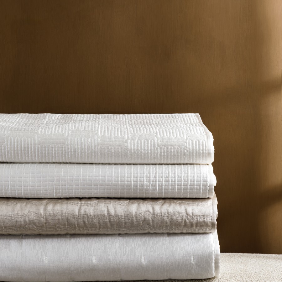 QUILTS AND COVERLETS